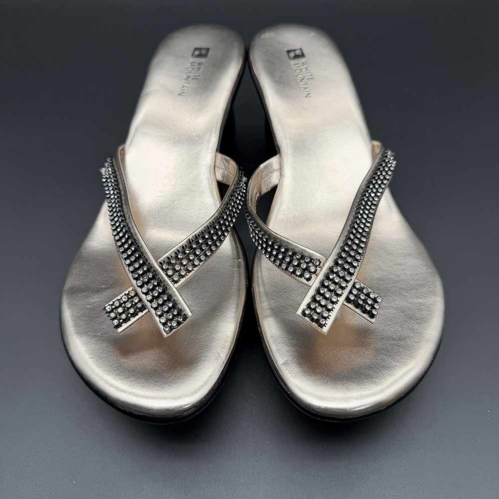 White Mountain Sandals 9.5 Cienna Rhinestone Wedge Thong Bling Y2K Gold ***READ